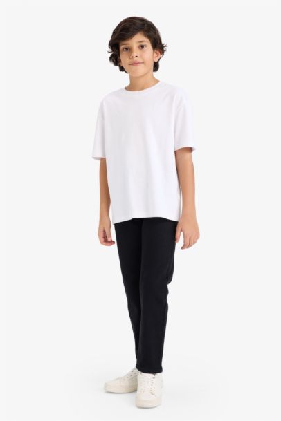 بنطرون جينز سادة ولادي قصة مستقيمة ورجل عادي