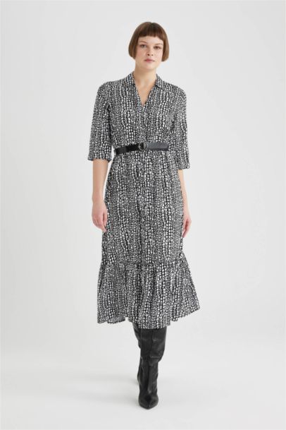 Платье миди с принтом с коротким рукавом