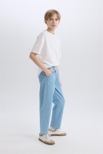 Pantalon Jean droit coupe standard pour garçon