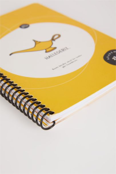 Agenda académique rayé en spirale 2023/2025