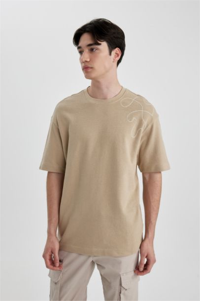 تيشيرت مطبوع قصة مريحة بياخة مستديرة