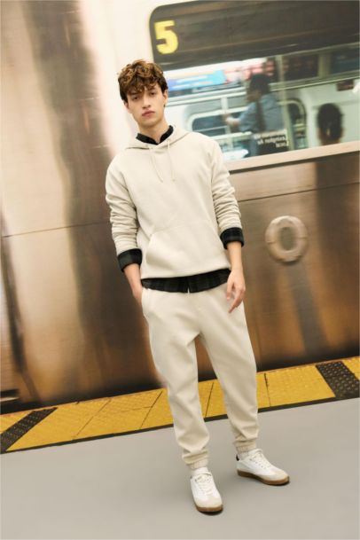 Штаны стандартного кроя с карманами