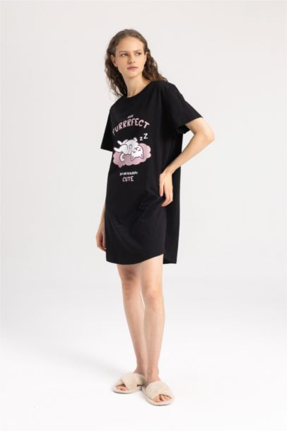 Chemise de nuit à manches courtes imprimée Fall in Love