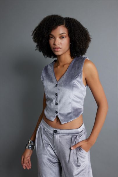 يلك بليزر مخمل قصة عادية بأزرار