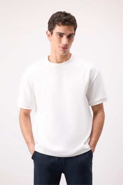 Oversize Geniş Kalıp Bisiklet Yaka Basic Düz Kısa Kollu Ağır Kumaş Beyaz Tişört