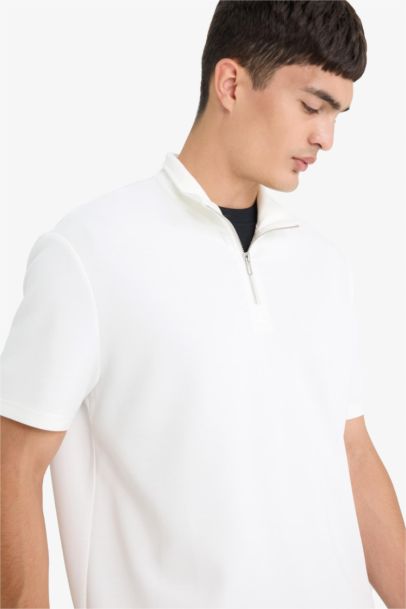 Regular Fit Dik Yaka Yarım Fermuarlı Modal Karışımlı Ağır Kumaş Kısa Kollu Tişört