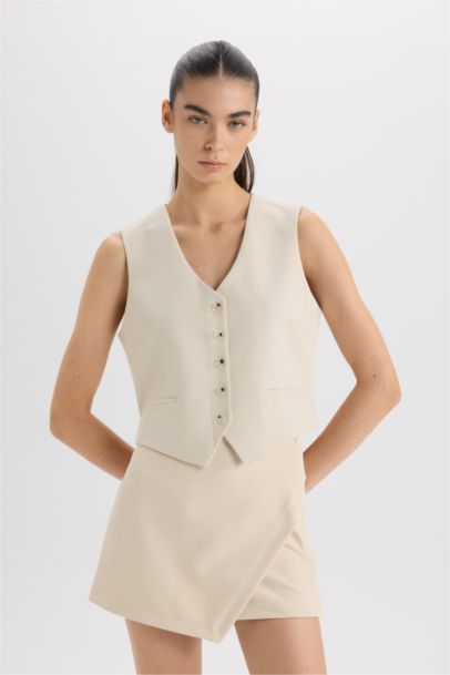 Жилет-блейзер с пуговицами и v-образным вырезом