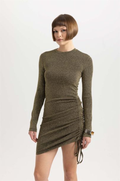 Платье мини с воротником с длинным рукавом