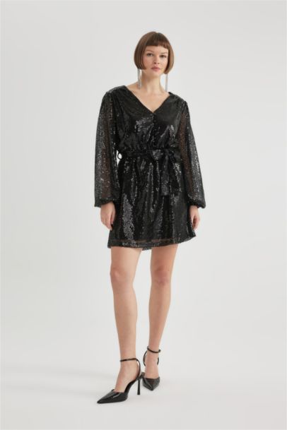 Платье мини с длинным рукавом