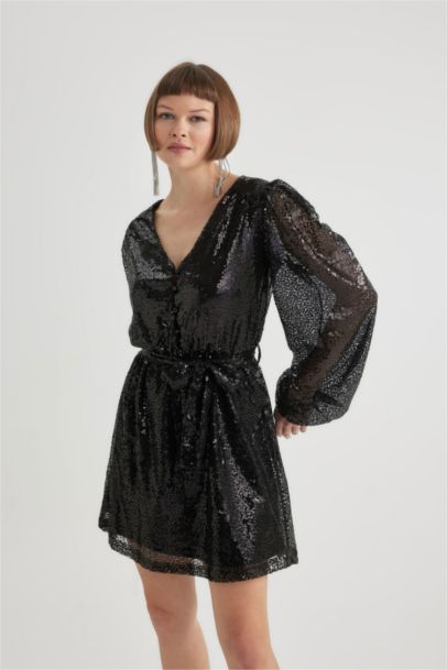 Платье мини с длинным рукавом