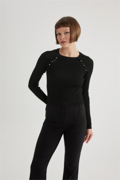 Fitted Crew Neck Ribana Knit Pullover