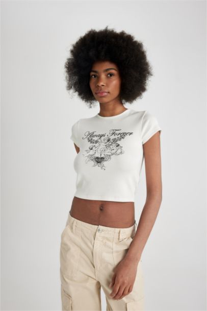 تيشيرت نص ردن مطبوع بياخة مستديرة