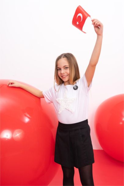 تيشيرت ابيض بناتي نص كم قصة مريحة