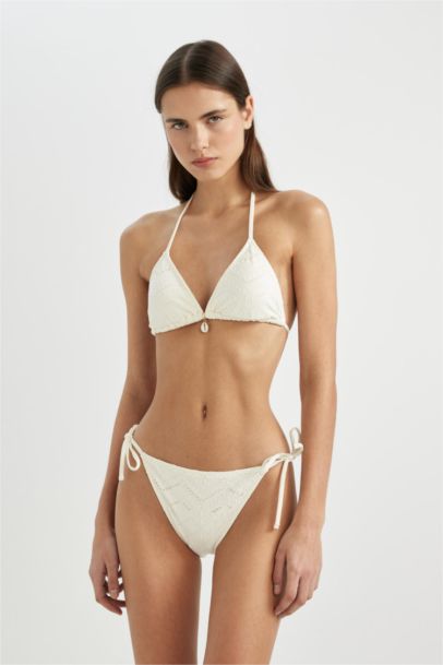 كلوت بكيني مطرز قصة عادية من Fall In Love