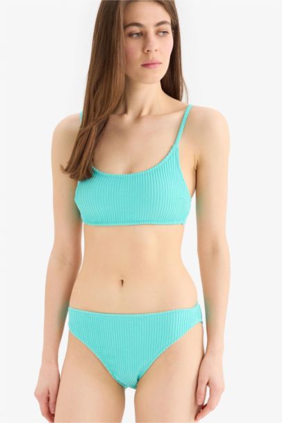 كلوت بكيني منسوج قصة عادية من Fall in Love