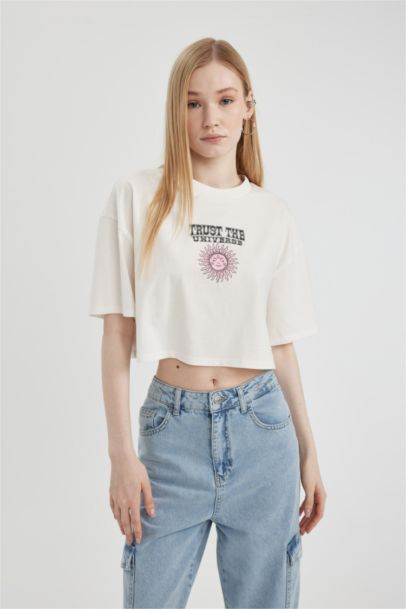 تيشيرت نص كم واسع مطبوع برقبة مستديرة