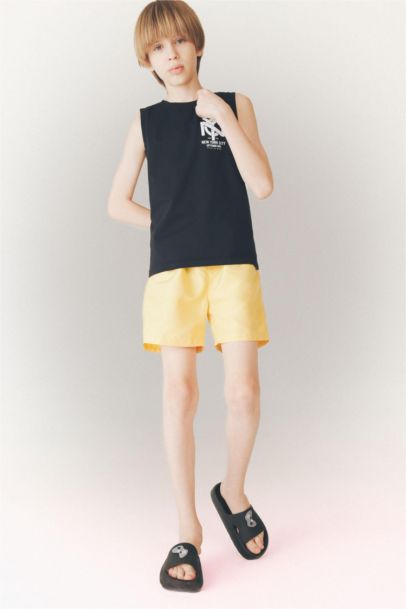 شورت أولاد سباحة عادي