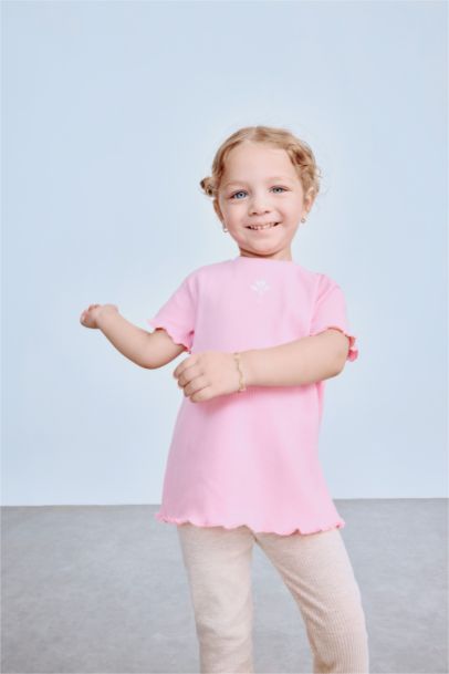 تيشيرت بنات نص كم فلورال قصة عادية برقبة مستديرة