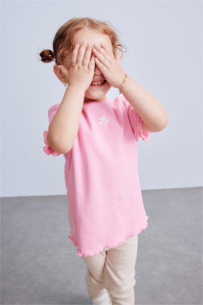 تيشيرت بنات نص كم فلورال قصة عادية برقبة مستديرة