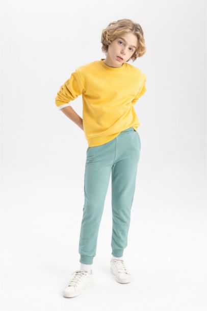 Boy Regular Fit Crew Neck Sweatshirt