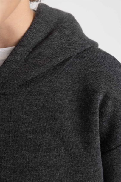 سويت شيرت ولادي قصة عادية بغطاء للرأس