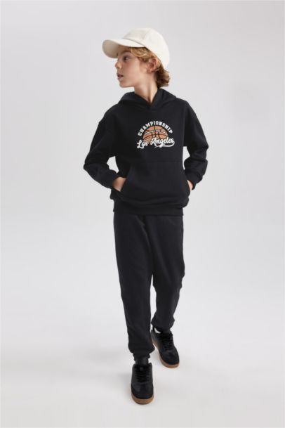 سويت شيرت ولادي قصة عادية بغطاء للرأس