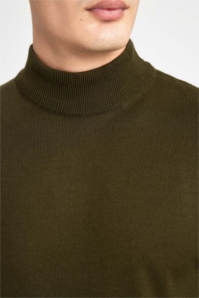 Slim Fit Dar Kesim Yarım Balıkçı Yaka Triko Kazak