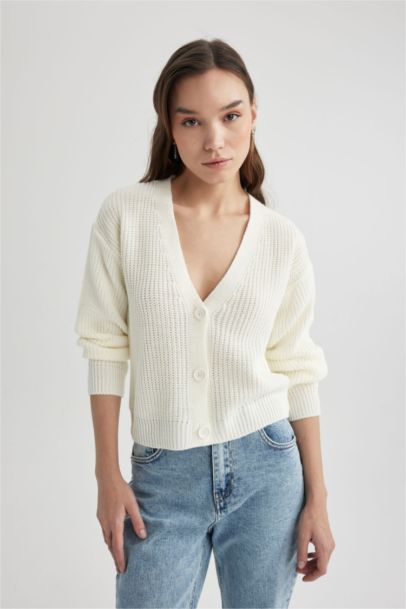 جاكيت قصة عادية بياقة V