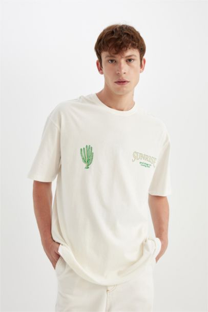 Comfort Fit Crew Neck Printed Short Sleeve T-Shirt