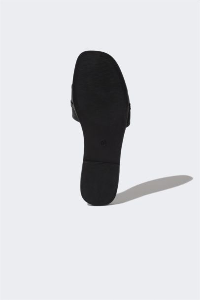 Woman Flat Sole Single Strap Faux Leather Slippers