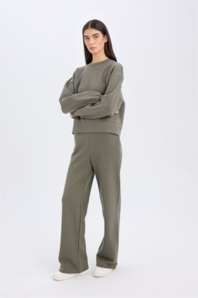 Boxy Fit Crew Neck Thick Basic Sweatshirt