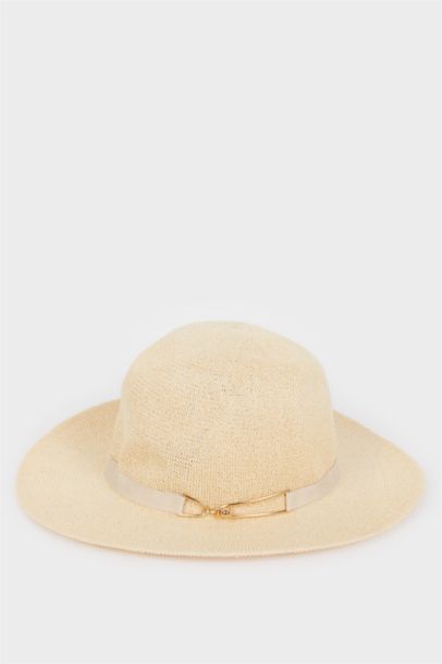 قبعة قش نسائي