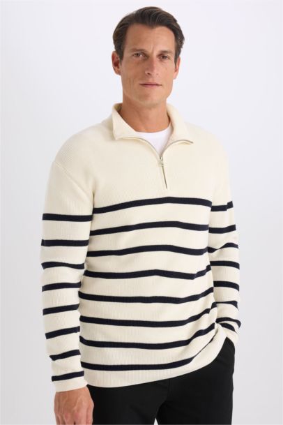 بلوز صوف تريكو مخطط قصة عادية بياخة عالية