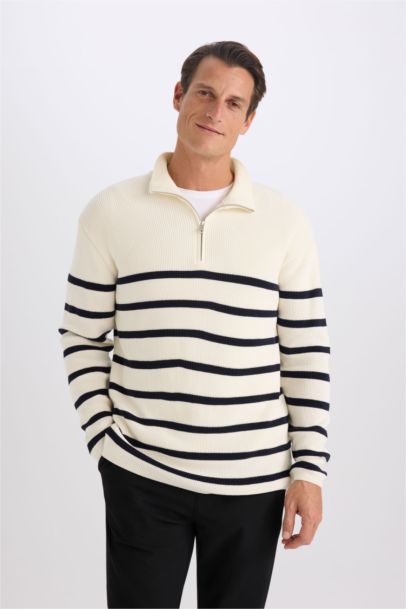 بلوز صوف تريكو مخطط قصة عادية بياخة عالية