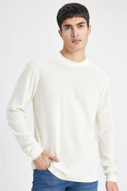 Standart Fit Normal Kesim Bisiklet Yaka Basic Düz Triko Kazak