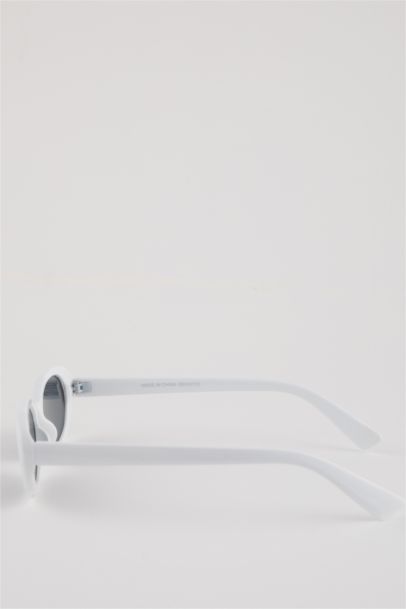 نظارة شمسية نسائية بيضاوية