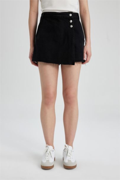 Джинсовая юбка-шорты с высокой талией