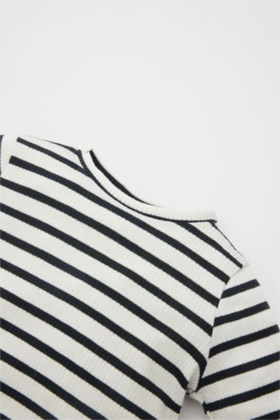 تيشيرت مخطط بناتي كم طويل قصة عادية