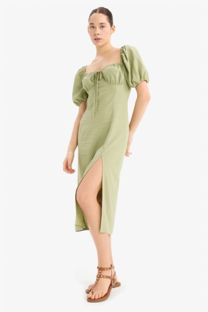 Kalp Yaka Yırtmaçlı Keten Karışımlı Kısa Kollu Midi Elbise