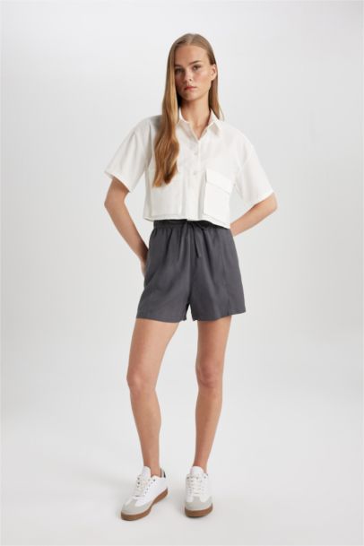 شورت قصة عادية بخصر عالي