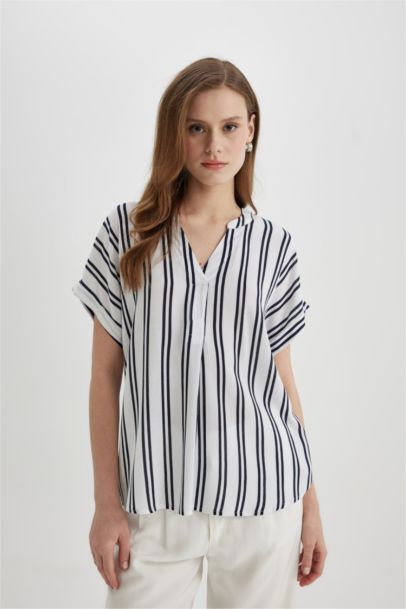 Regular Fit Crew Neck Short Sleeve Blouse