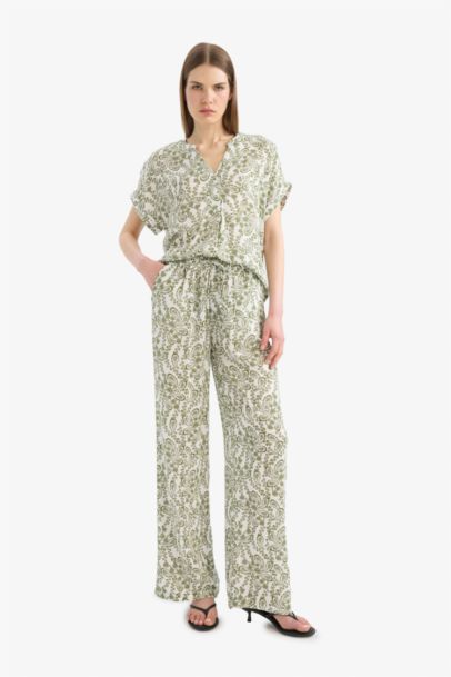 Regular Fit Crew Neck Printed Short Sleeve Blouse