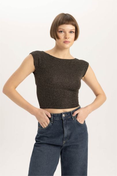 Fitted Crew Neck Short Sleeve T-Shirt