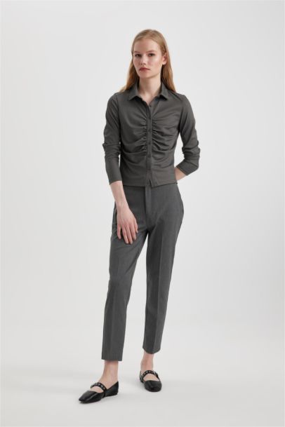 Pantalon classique droit noir à taille normale avec poches