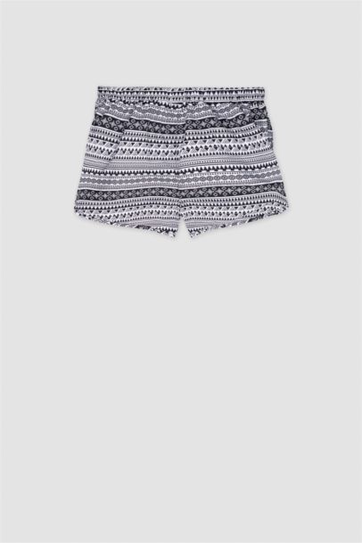 شورت بحر اسود قصة عادية من Fall in Love