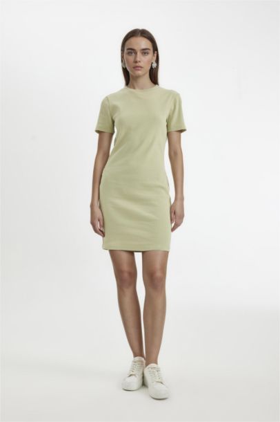 Mini Robe Bodycon à Col Rond et à manches courtess