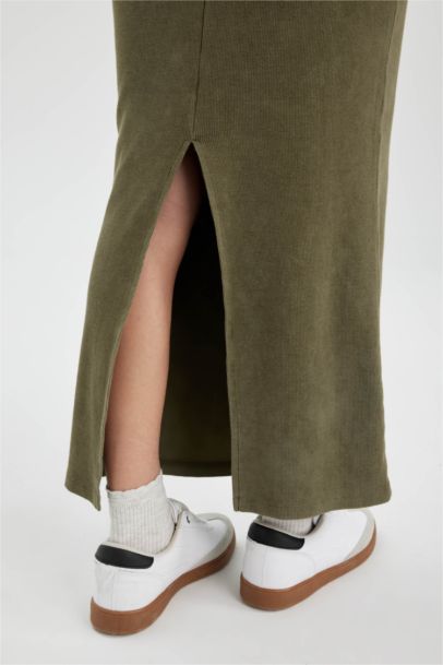 فستان طويل مضلع بوديكون ردن طويل وياخة مستديرة