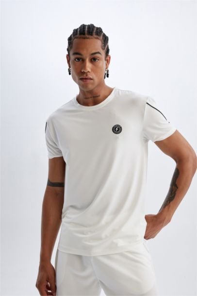 تيشيرت رياضي قصة عادية مطبوع برقبة مستديرة