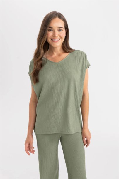 تيشيرت نص كم برقبة V