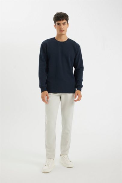 Футболка стандартного кроя с круглым вырезом